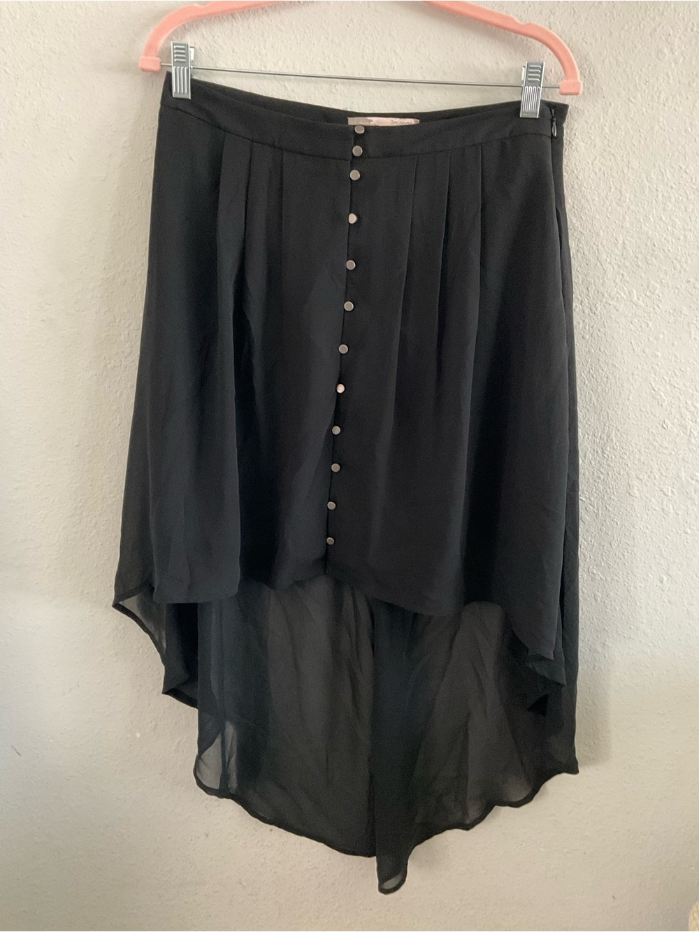 Forever 21 Black High-Low Button Front Skirt. Side zipper